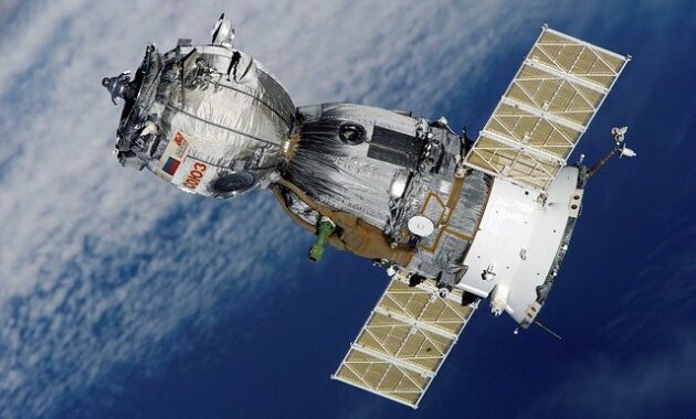 pengertian satelit