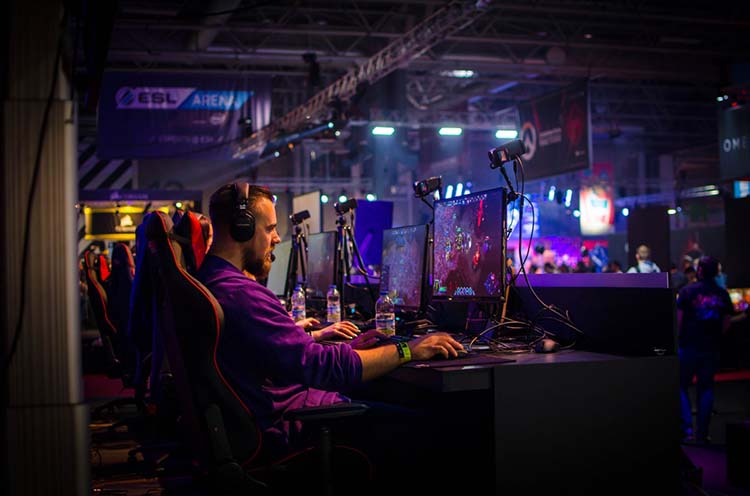 pengertian game onlien